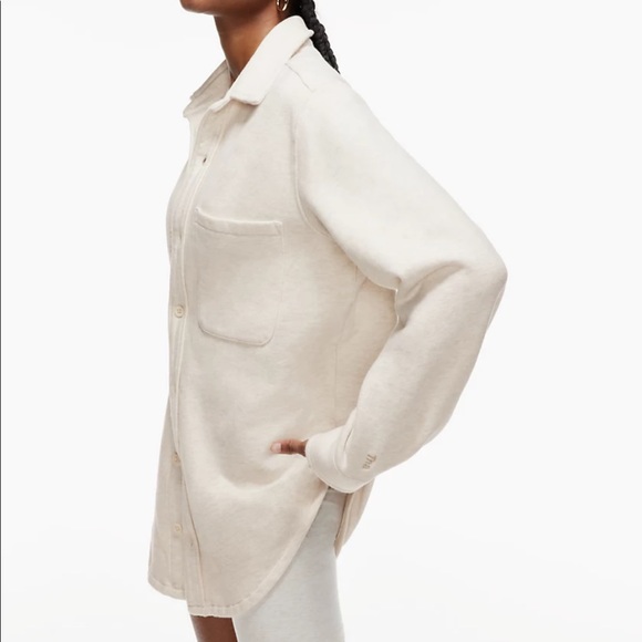 Aritzia TNA Cozy Mega Button-Up in Heather Light Oatmeal - Picture 2 of 9